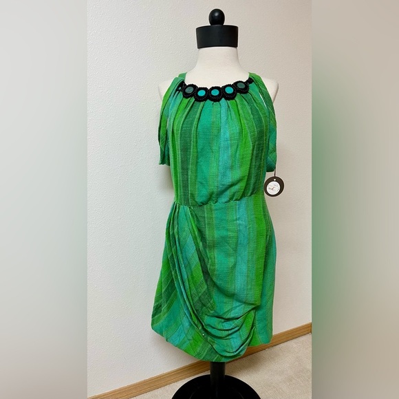 Dresses & Skirts - Eva Franco Green Textured Dress. Women’s size 8 . New with tags